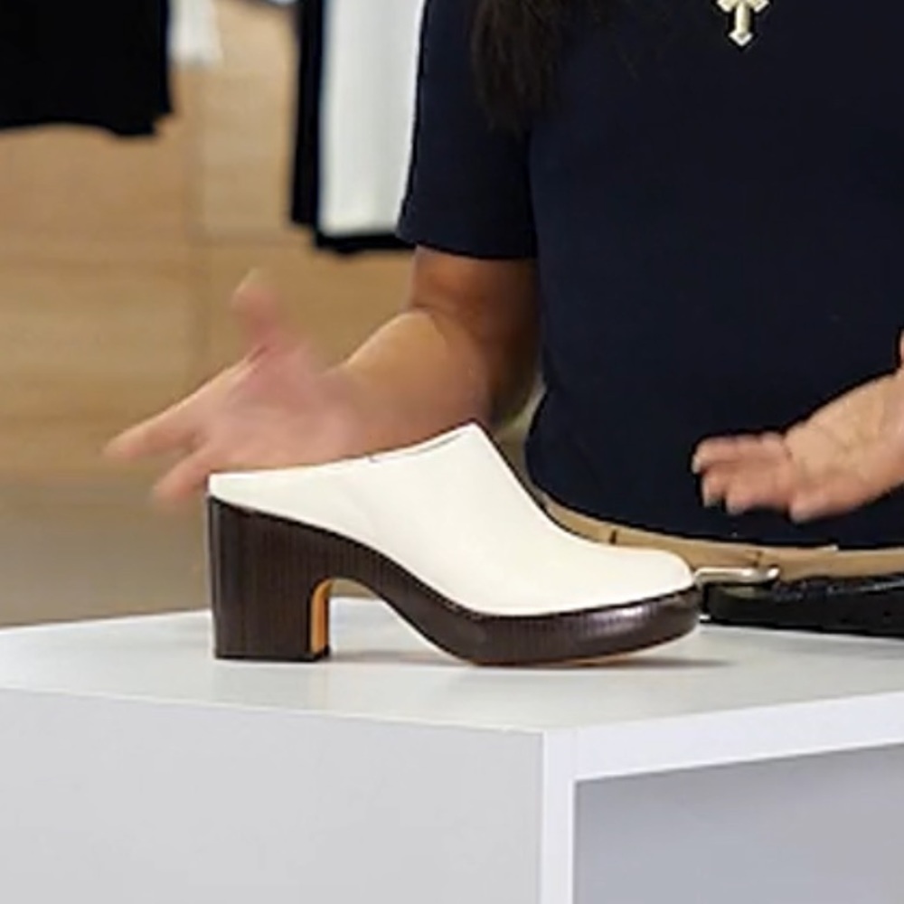 Vinceโ Navina Leather Mule